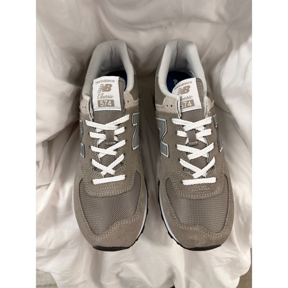 New Balance 574 Core Grey White Mens 10.5 Womens 12 Sneakers ML574EVG
